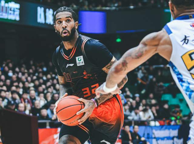 必一官方网站-央视直播！山东VS浙江全力出击，超级外援挑大梁，邱彪底气十足